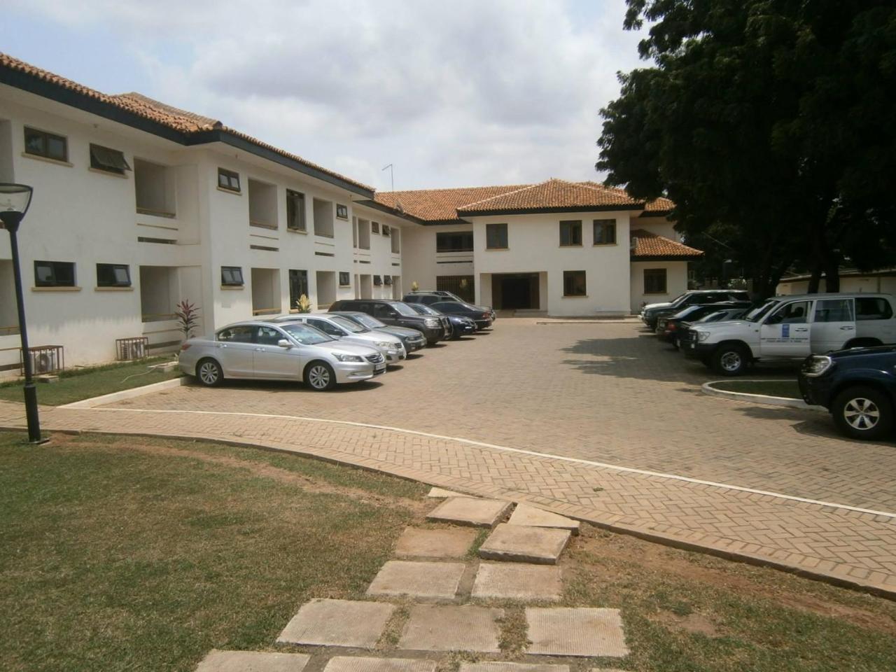 Yiri Lodge Accra Exterior photo