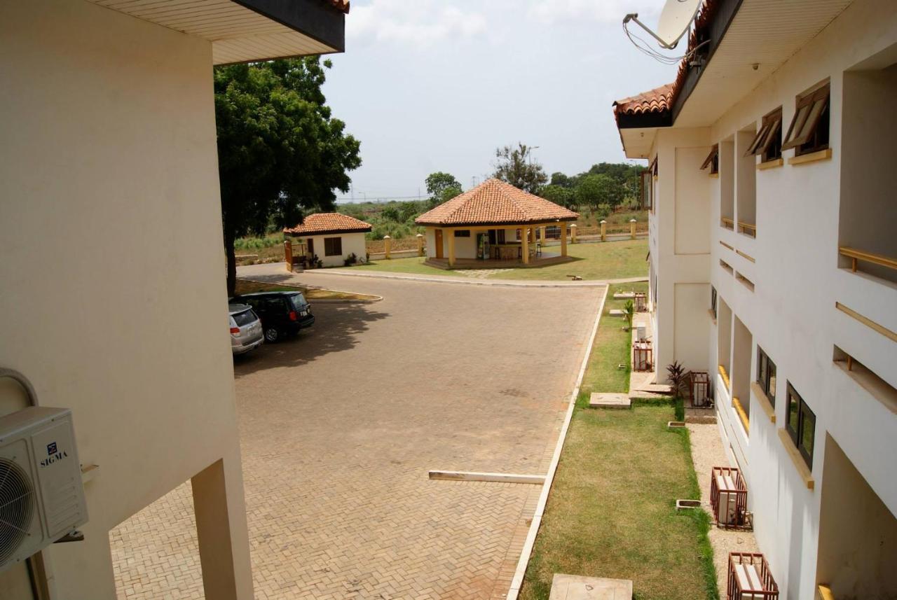 Yiri Lodge Accra Exterior photo
